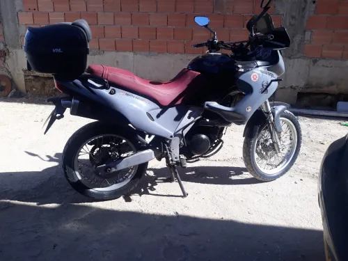 aprilia aprilia pegasso 650 