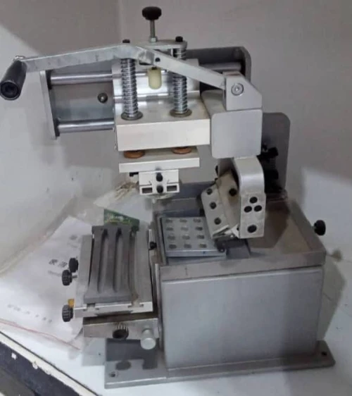 Machine et Encre tampographie et sérigraaphe