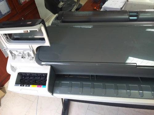 TRACEUR HP T795 A0 44" + système d'encre rechargeable 