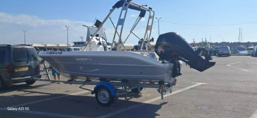 Bateau hors bord