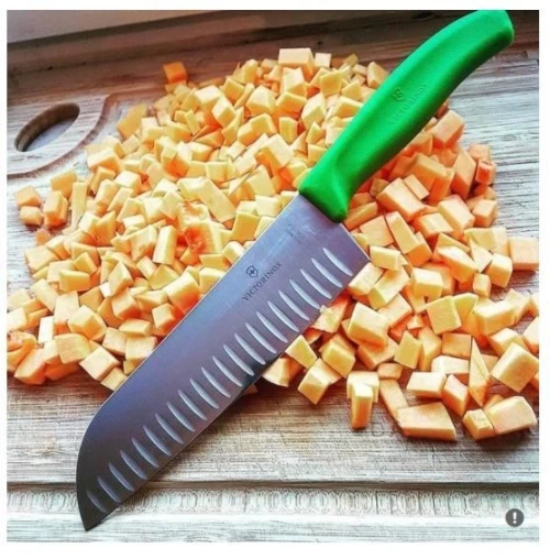 Couteau Santoku Swiss Classic, lame alvéolée victorinox