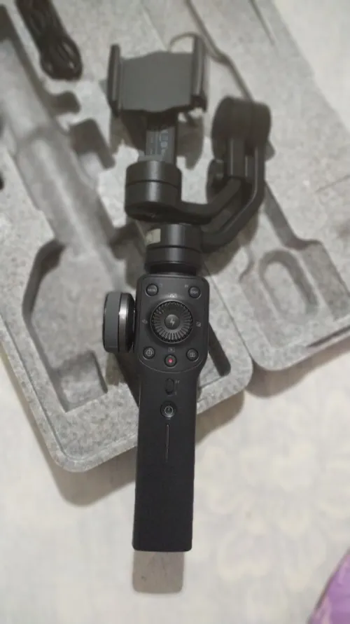stabilisateure smartphone zhiyun smouth 4 