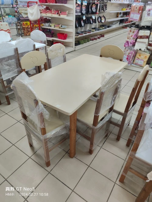 Table de cuisine bois de rouge 