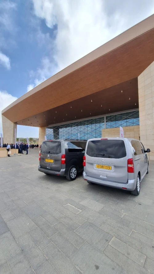 Location VW passat et van et min van pour délégation et entreprise vip