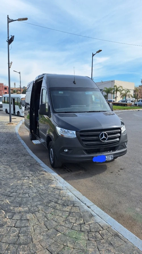 Location VW passat et van et min van pour délégation et entreprise vip