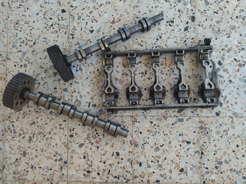 Fausse culasse et double arbre à cames golf 5 2.0tdi