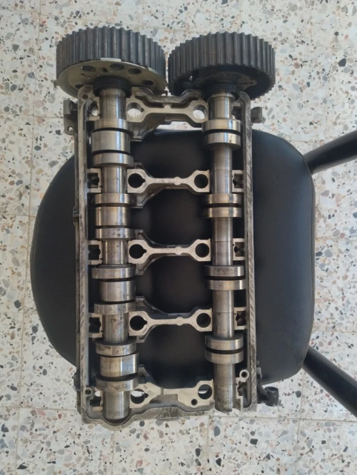 Fausse culasse et double arbre à cames golf 5 2.0tdi