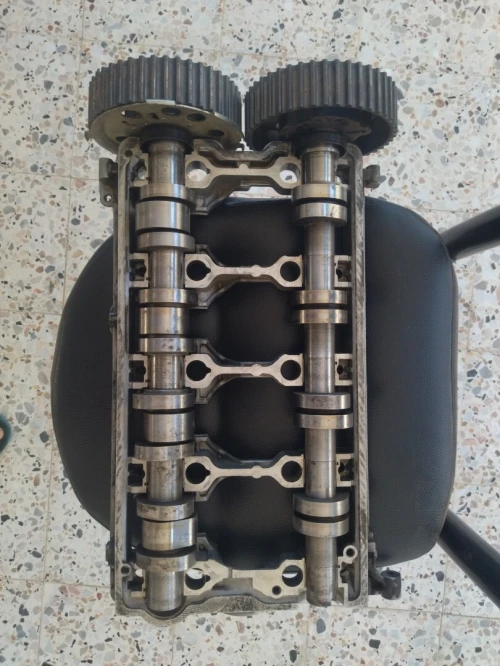 Fausse culasse et double arbre à cames golf 5 2.0tdi