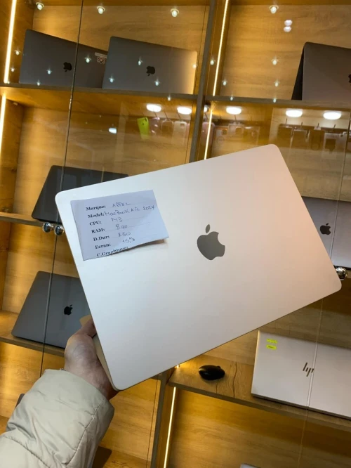 Macbook air 2024 15"M3 8/256ssd cycle 10 libire officiel