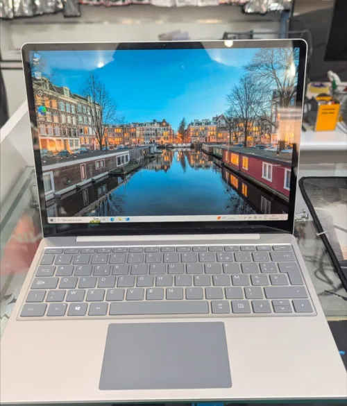 Microsoft Surface Laptop Go 1
