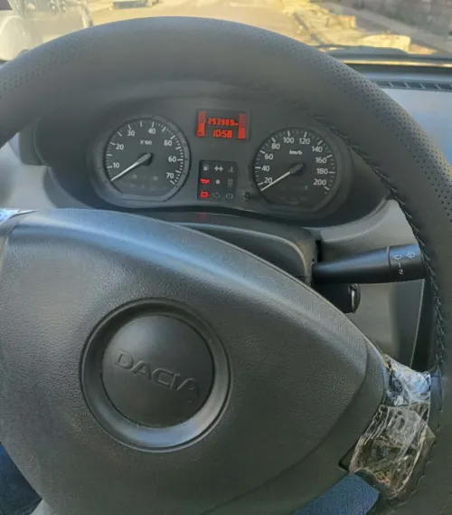 Dacia Logan 2012 باز