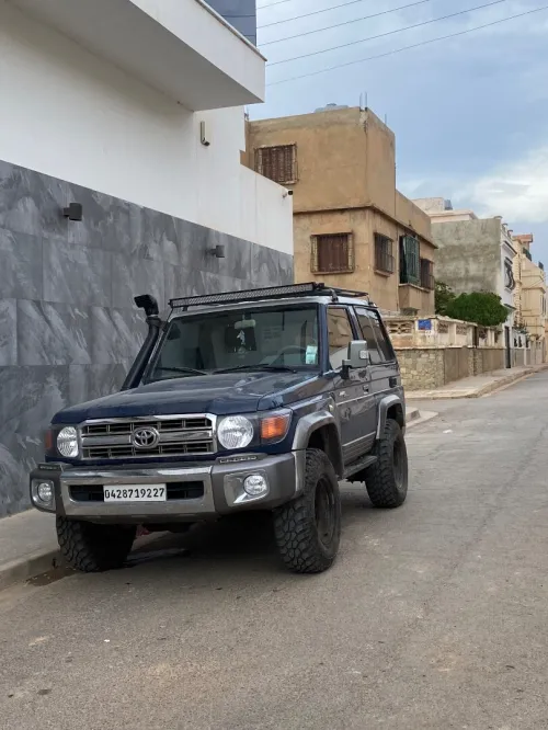 Toyota Land Cruiser 1992 Court