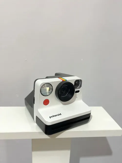 Camera polaroid bow+