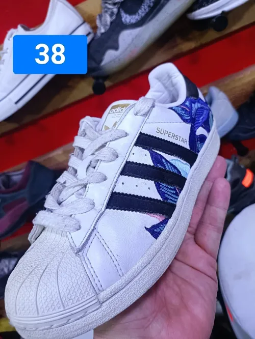 Lot de chaussures