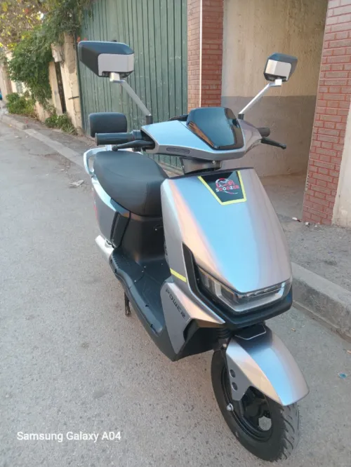 Moto electrique Scozer 2025