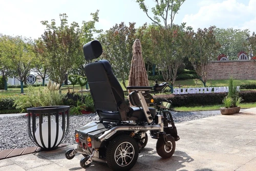 Fauteuil roulant électrique / كرسي متحرك كهربائي