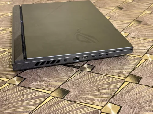 ASUS ROG STRIX G16 G614FR-S5081X BATTERIE 100%