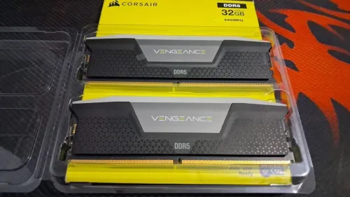 CORSAIR VENGENCE RGB DDR5 2X16GB (32GB)