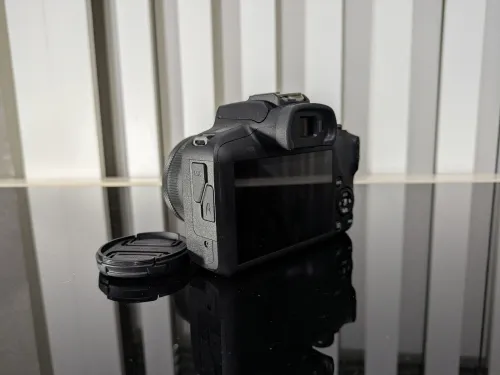 Canon R100 Comme Neuf + 2 Batteries