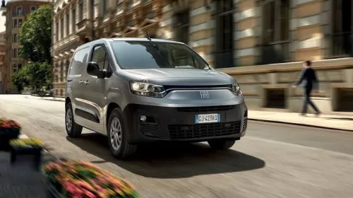 PARE BRISE FIAT DOBLO ORIGINALE 2023-2024
