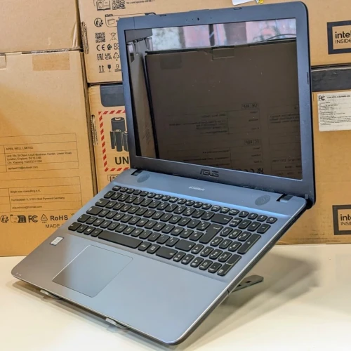 Asus Notebook X541U i3-6006U (6th gen) 4GB RAM DDR4 256GB SSD 15.6"