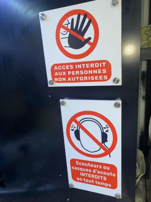 Plaques Et Panneaux Signalétiques
