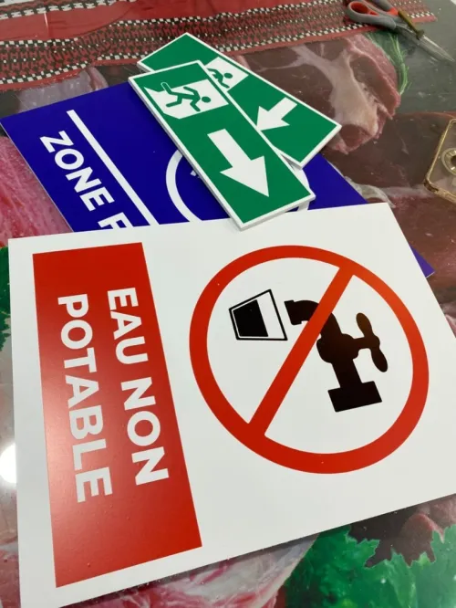 PLAQUE SIGNALÉTIQUE PERSONNALISÉE SELON VOS BESOIN
