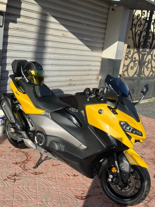 Yamaha Tmax 2022