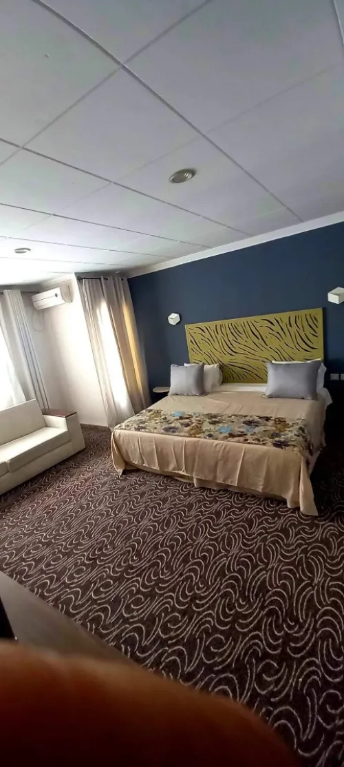Hotel ''3 étoiles'' en activité