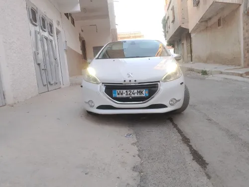 Peugeot 208 2015 Allure Facelift