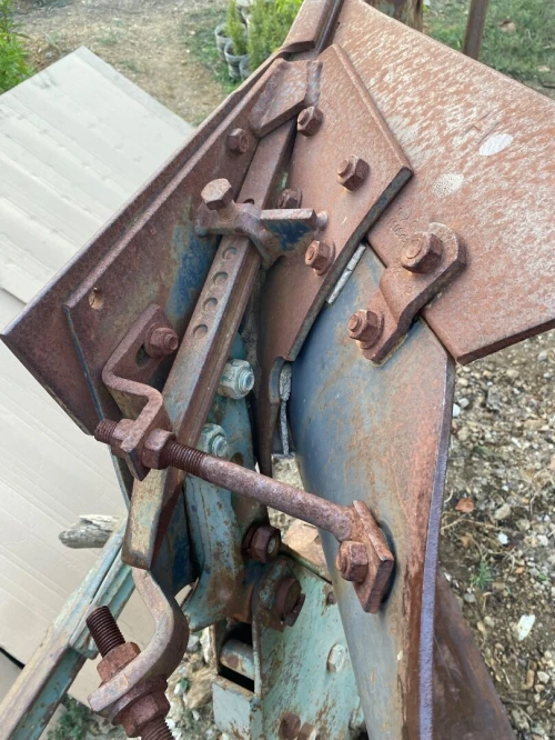 Charrue réversible محراث  