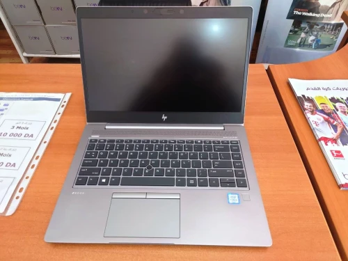 HP ZBook 14u G5, i5-7200U , RAM 8 Go DDR4, Stockage 256 Go NVMe, GPU AMD Radeon Pro WX 3100 2 Go GDDR5