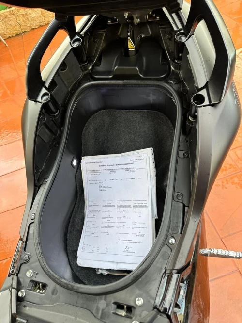 Yamaha Tax 562 dark magma 2024