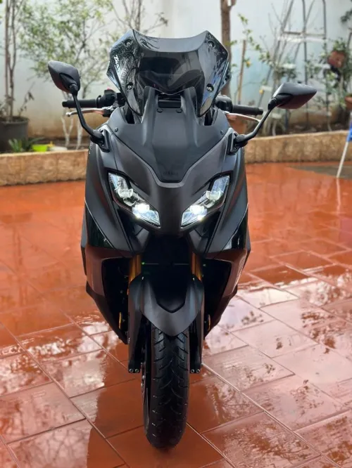 Yamaha Tmax 562 dark magma 2024