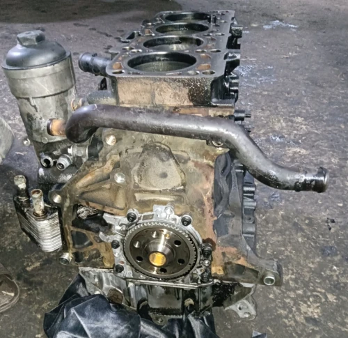 Demi moteur 03L