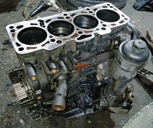 Demi moteur 03L