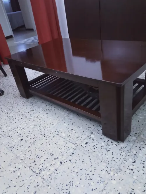 Bahut , table basse et table salle a manger 