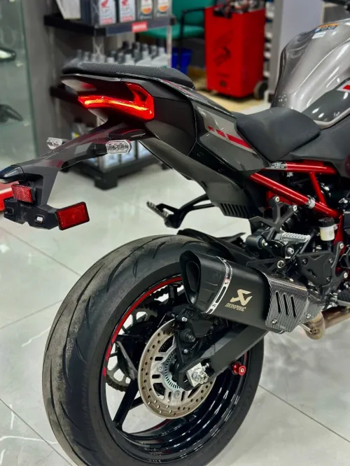 Kawasaki Z900 2025