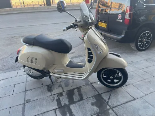 Piaggio Vespa 