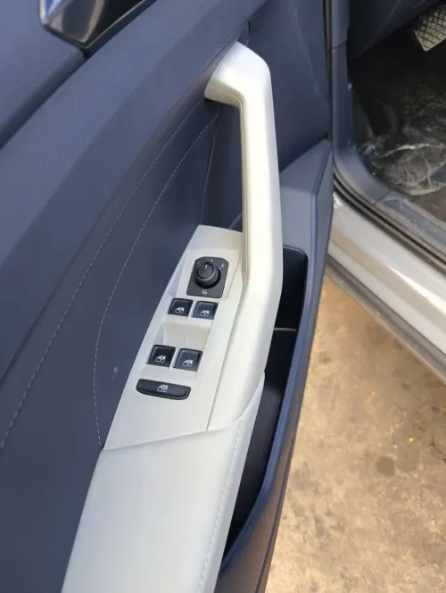 Volkswagen Tharu 2025 Xr