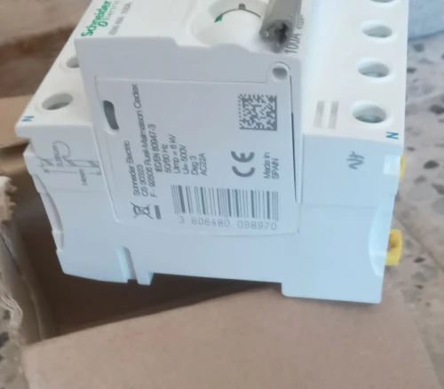 interrupteur-sectionneur Schneider Electric Acti9 iSW NA - 3P+N - 100A 415VCA  A9S70790