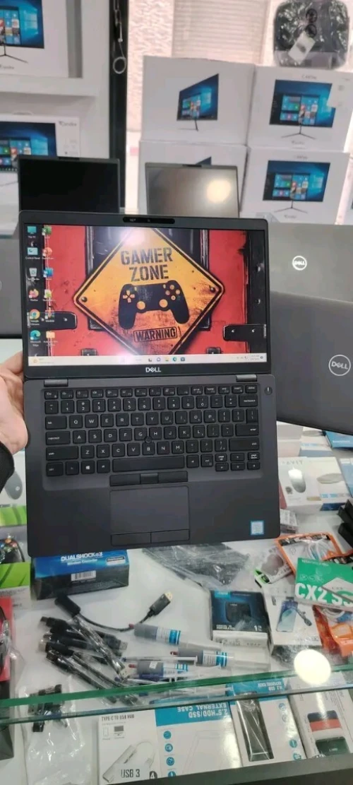 Dell latitude 5400  tactile i5-8 éme vpro 16/256