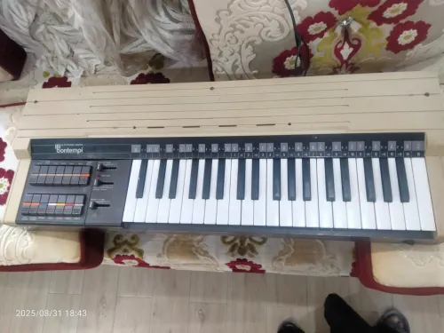 Piano synthétiseur