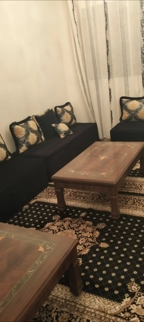 Un salon à vendre