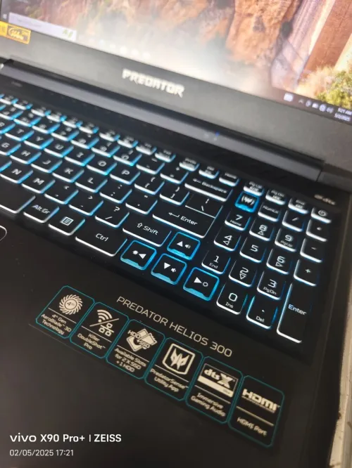 Predator helios 300