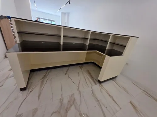 Bureau d'accueil/réception