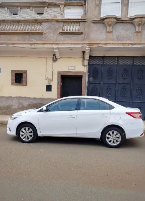 Toyota Yaris Sedan 2016 Play