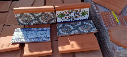 MARCHE . CONTREMARCHE ET BORDURE DE PISCINE EN TERRE CUITE