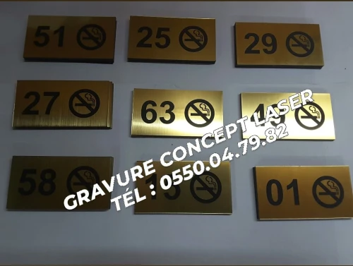  GRAVURE ET DE DÉCOUPE AU LASER