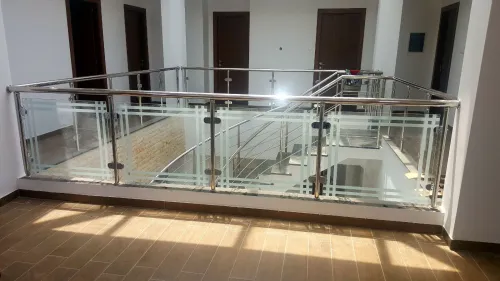 ESCALIER COLIMACON ET DROIT INOX ET BOIS
